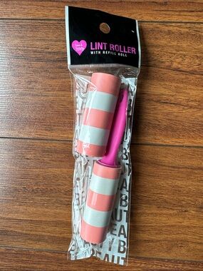 🟠🟠NWT Forever 21 Pink Striped Lint Roller with Refill🟠🟠